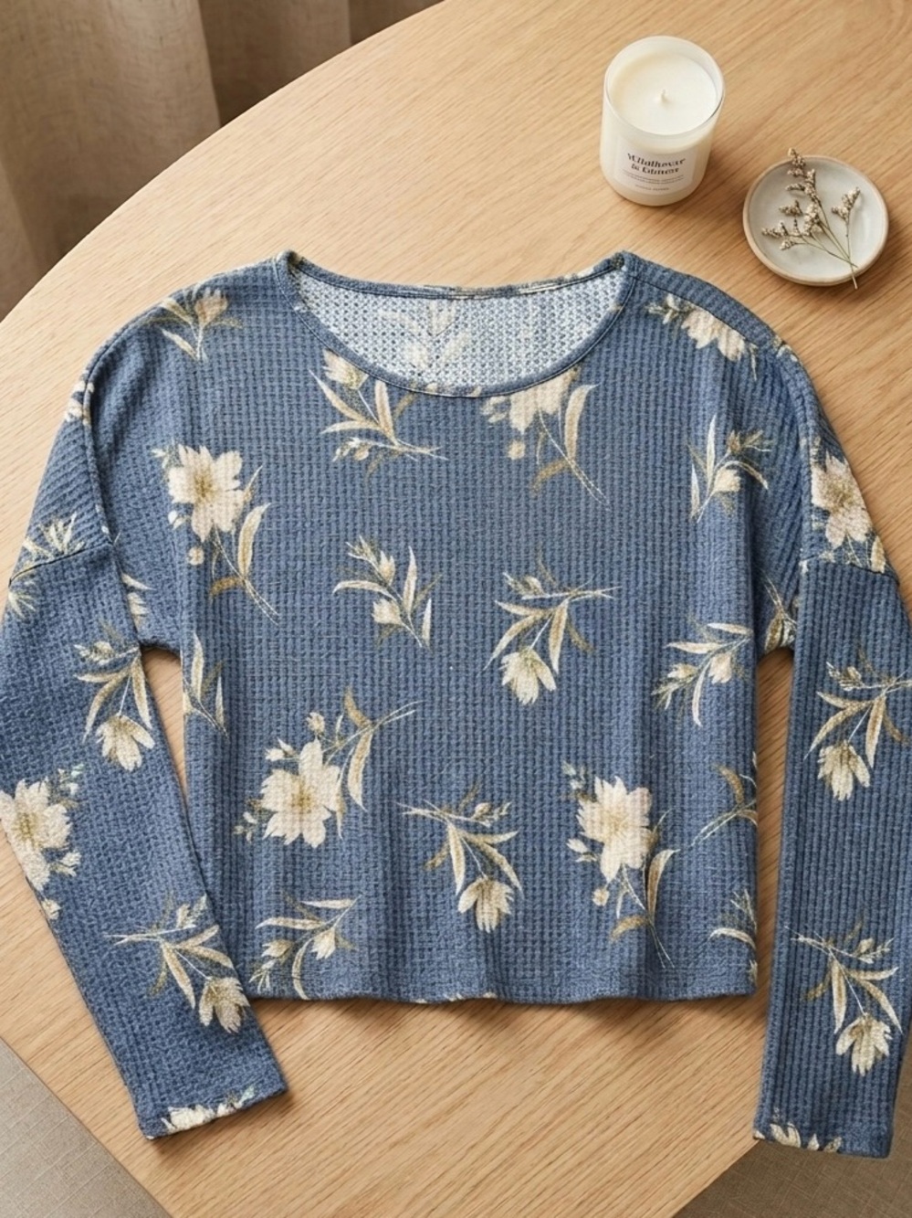 Paper Crane Women’s Dusty Blue Floral Waffle Knit Top size large - fall fashion